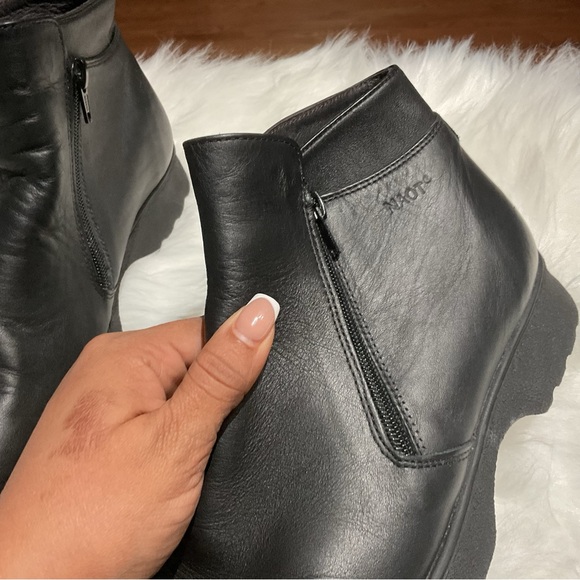 Naot Black Leather Combat Boots Size 42 - Picture 4 of 10